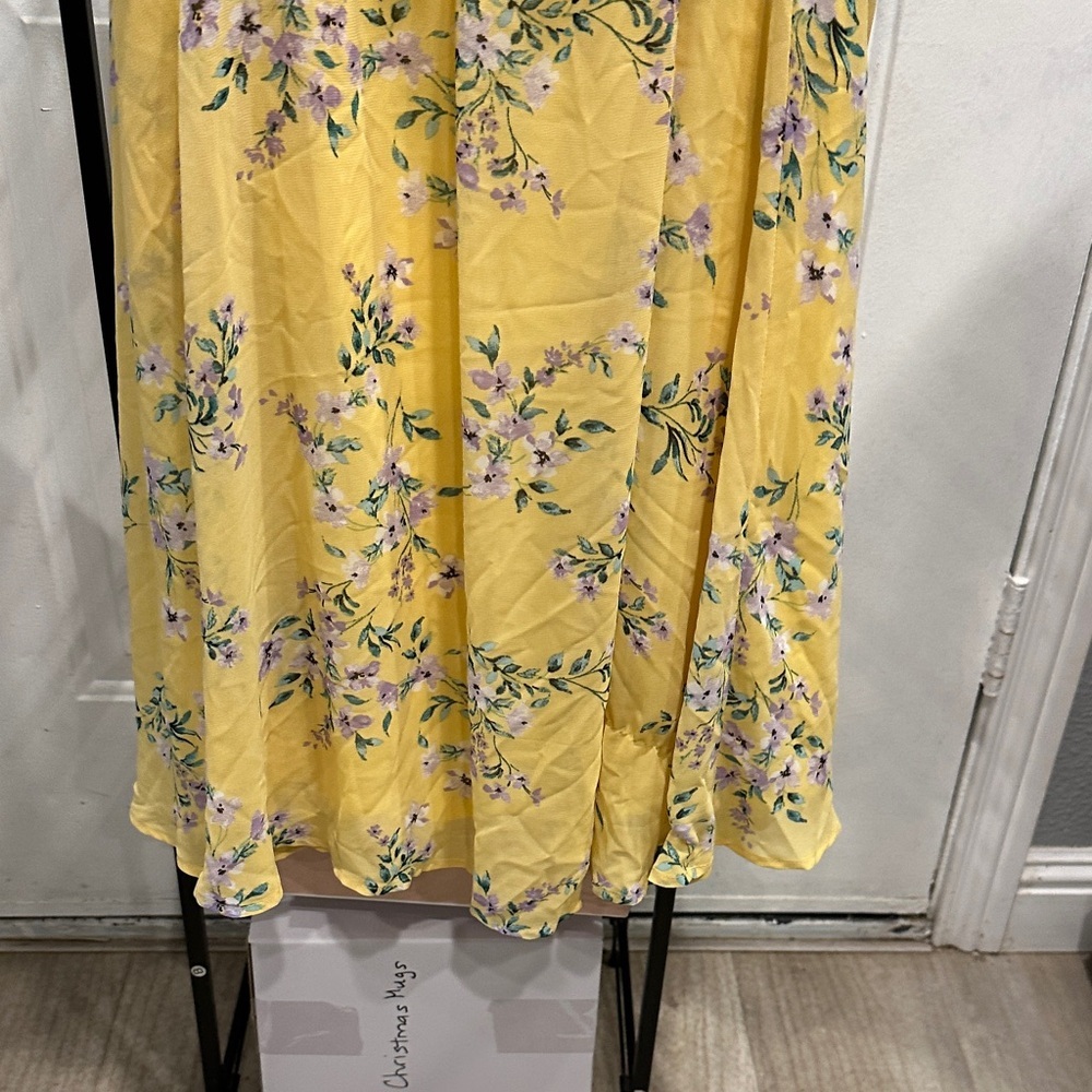 Torrid Floral Cold shoulder Chiffon  Yellow Dress - Picture 4 of 8